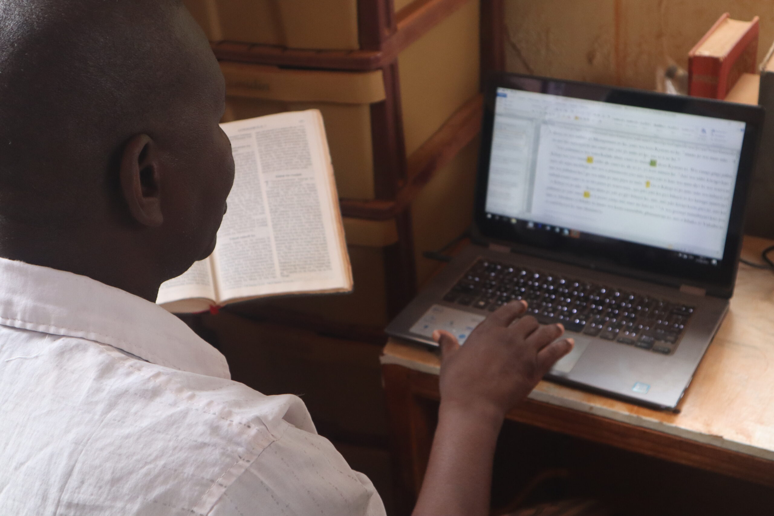 An Imam Encourages His People to Read The Bible